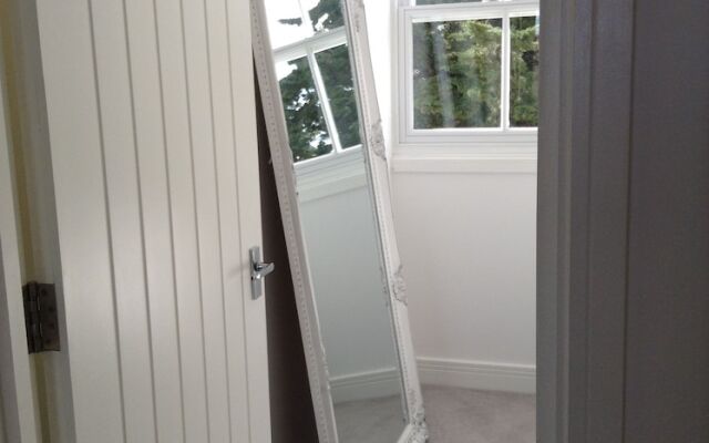 Central Windsor Apartments