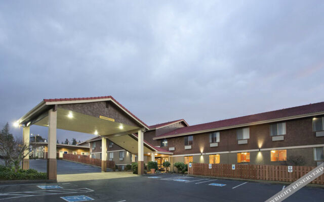 Red Lion Inn & Suites Federal Way