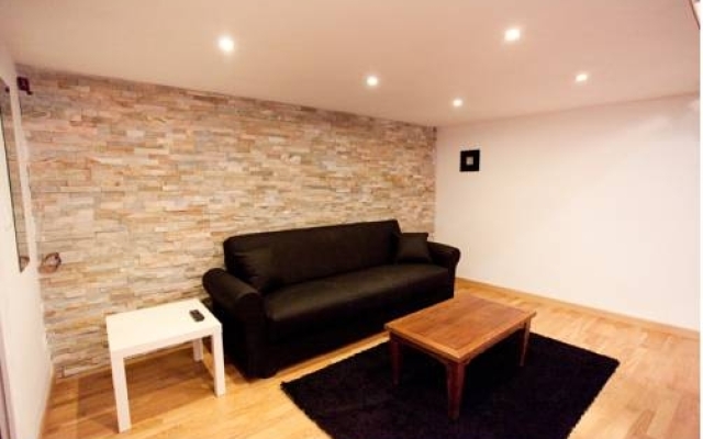 10 House