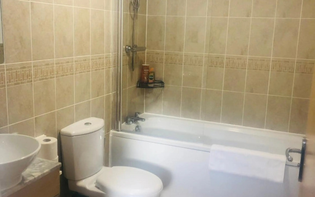 Apartment 2 bath free parking