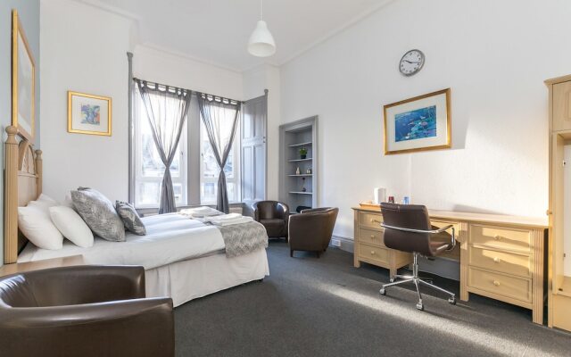 Oakshaw Guesthouse - Glasgow Airport