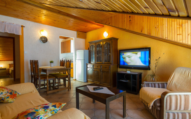 Apartment Anđela - 80 m from beach : A1 Barbat, Island Rab