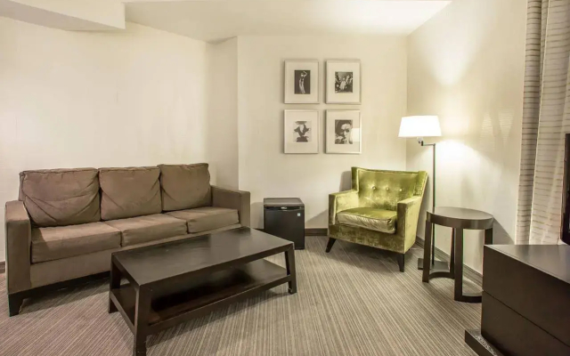 Inn of Chicago Magnificent Mile