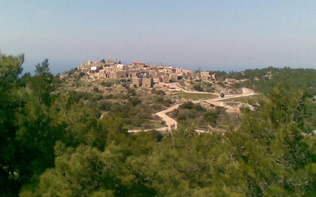 Pyrgos Houses and Restaurant