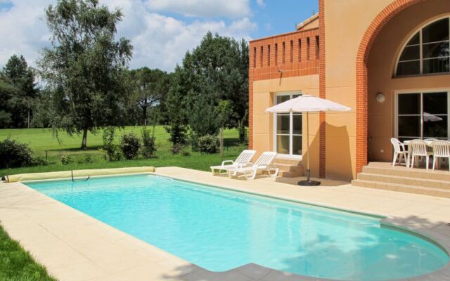 Domaine Royal Green (MZA101)