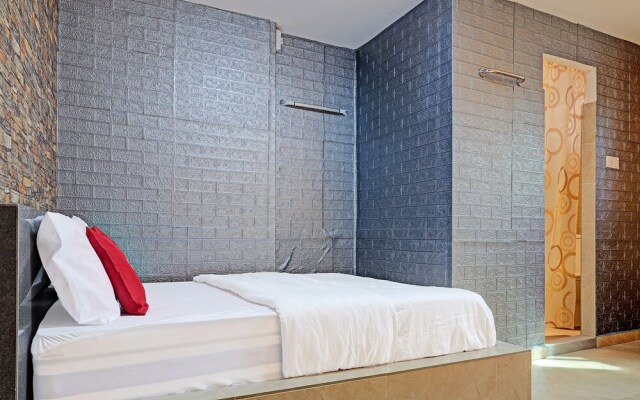 OYO 90604 City Hotel