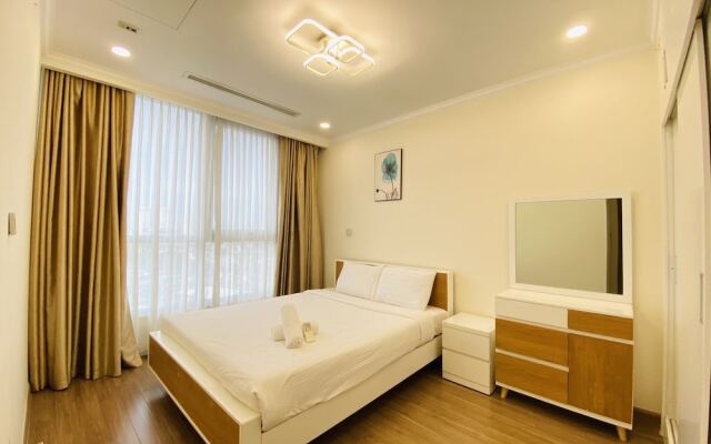 Landmark Apartment in Vinhomes Central Park