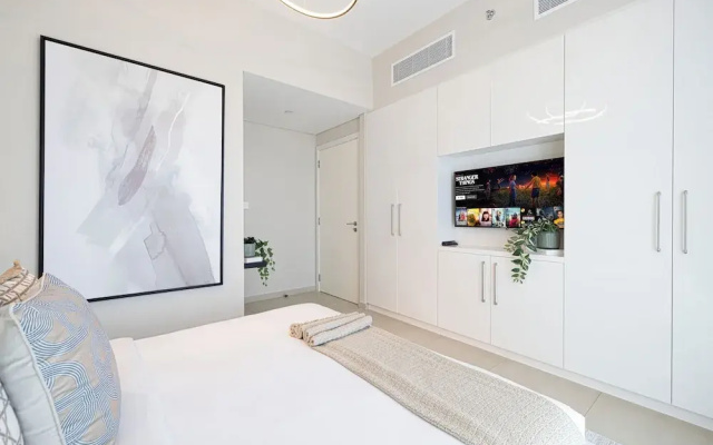 DVH Luxe Retreat 4BR Burj View Apartment