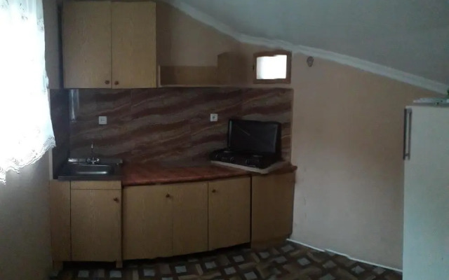 Gio's Guest House