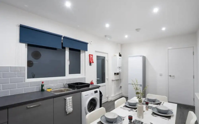 4 Bedrooms-4 Bathrooms House