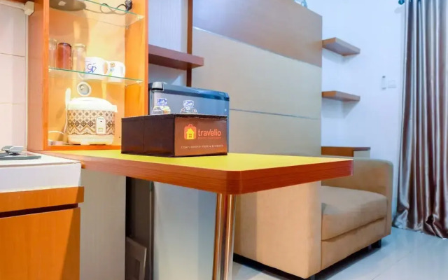 Compact 2br Woodland Park Apartment