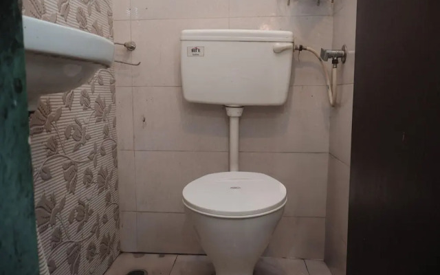 Sam's Outhouse Stay