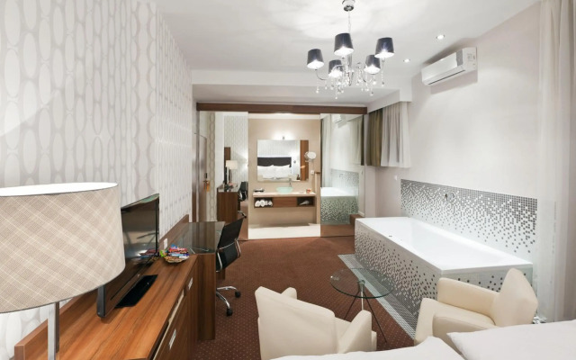 Pytloun City Boutique Self Check-in Hotel