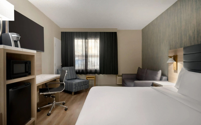 Radisson Hotel Montreal Airport