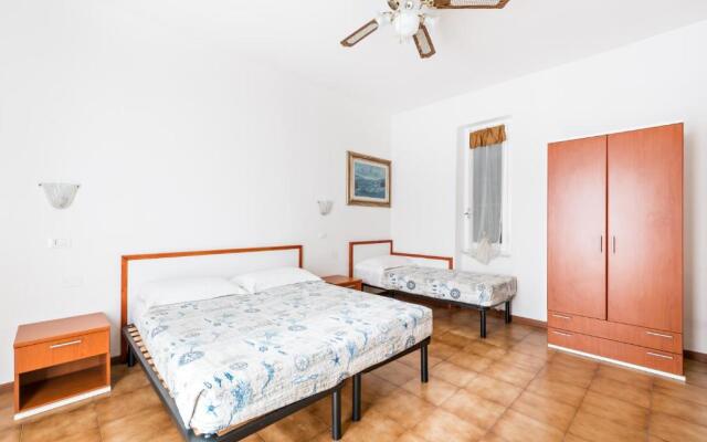 Lia Rooms 4
