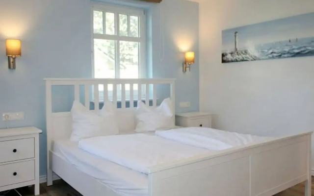 Comfy Apartment With 1 Bedroom and Balcony 134