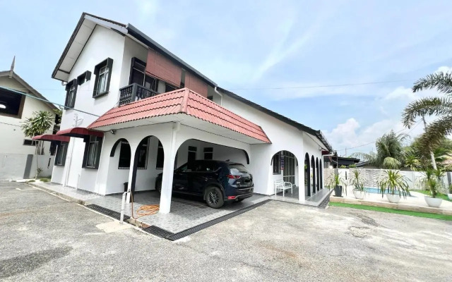 Teratai Homestay Batu Buruk