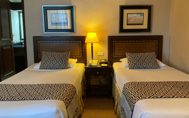 Herald Suites Solana