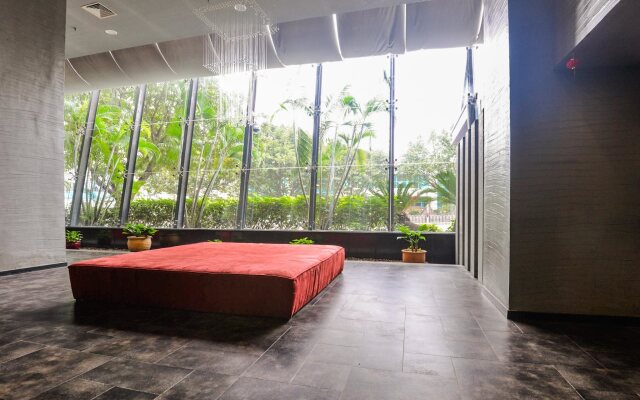 Henry Business Hotel