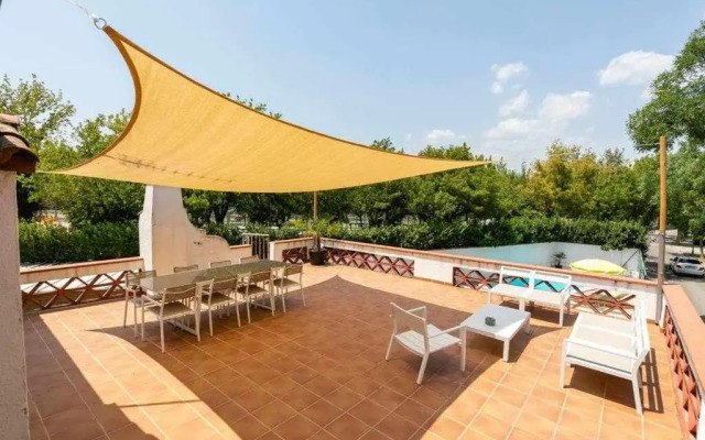 Newly renovated room w Pool y BikeParking