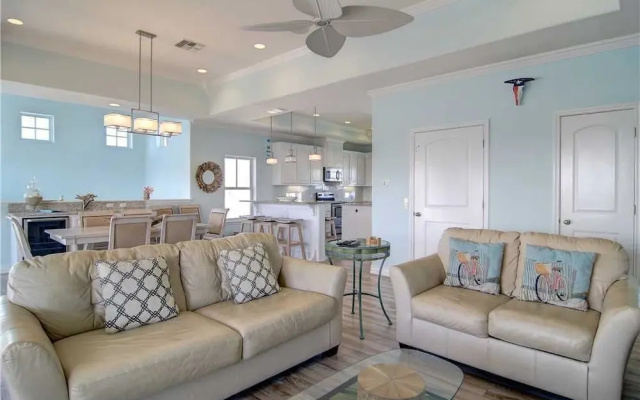 Beach Side - 5 Br Home