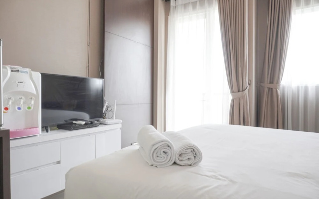 Tidy Studio With Comfortable Design At Signature Park Grande Apartment – Guest Rooms – Jakarta