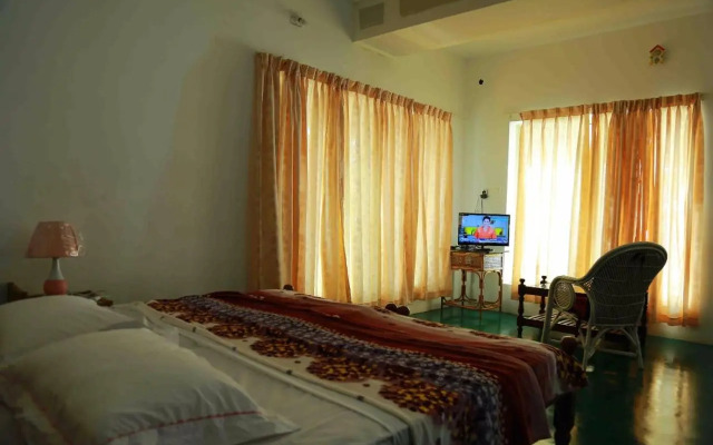 orchid lake view homestay