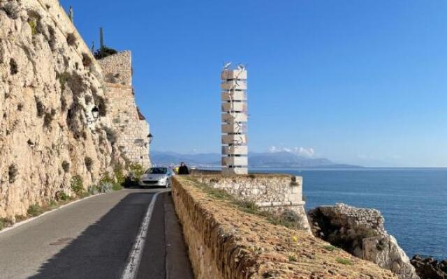 Antibes Old Center Charming Brand New Apartment