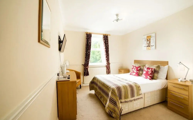 OYO White Horse Lodge Hotel