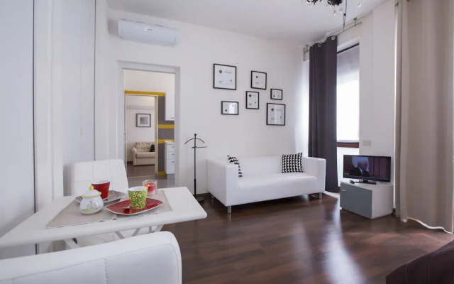 The Square Apartment