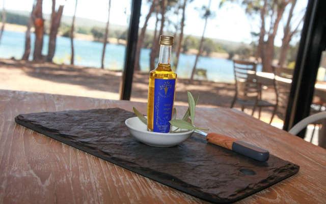 Olio Bello Lakeside Glamping