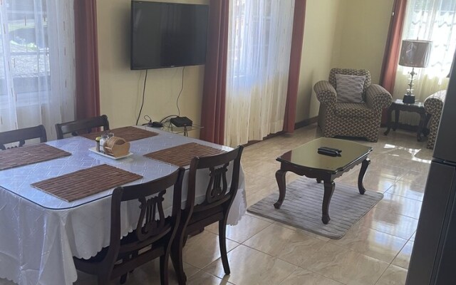 2-bed Apartment Drax Hall Ocho Rios AC and Wifi