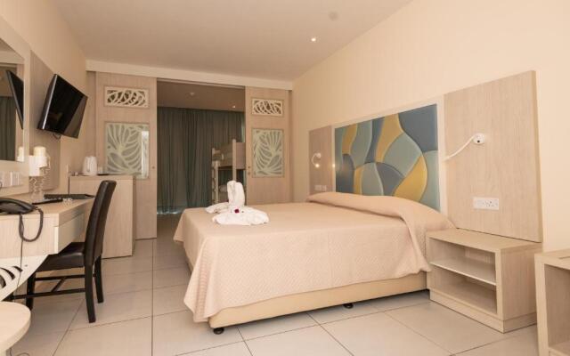 Tofinis Hotel