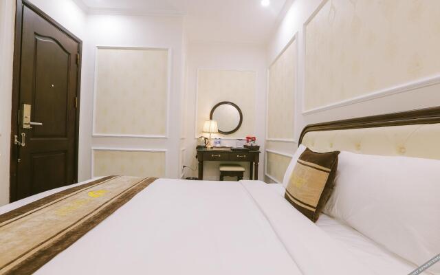 Vincent Halong Hotel