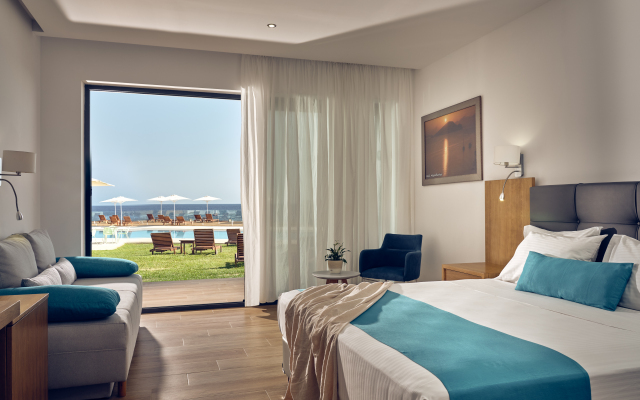 Cavo Orient Beach Hotel