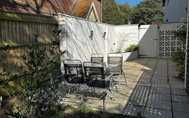 Inviting 2-bed Apartment in Poole
