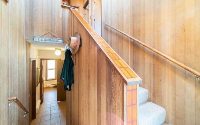 Neskowin Nest 4 Br home by RedAwning