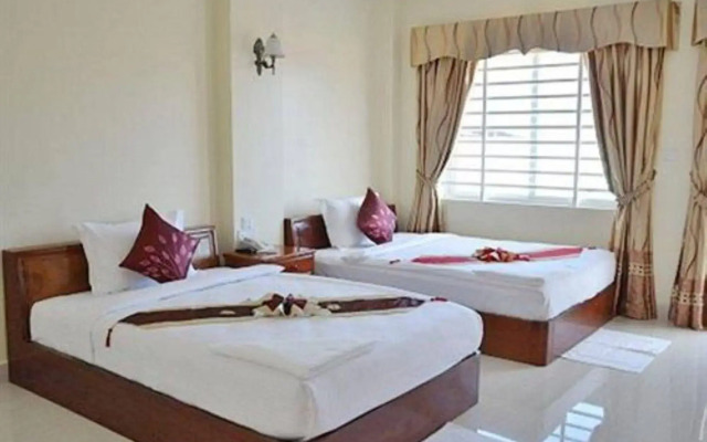 Green Centre Point Inn