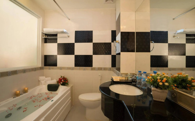 Silverland Sil Hotel
