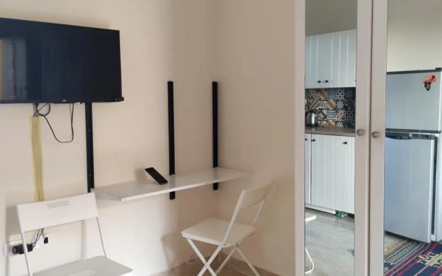 Cozy little studio near Kite station.