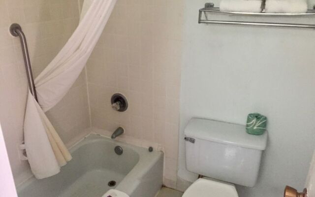 City Studios Inn And Suites