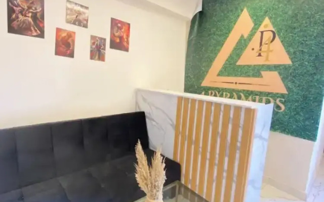 Farsha Pyramids Inn