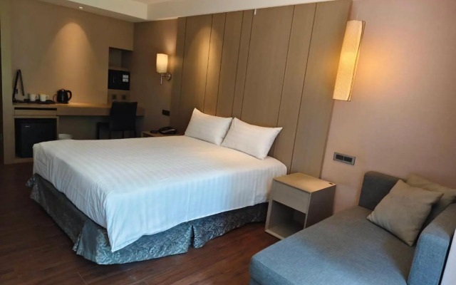 La Maison Hotel