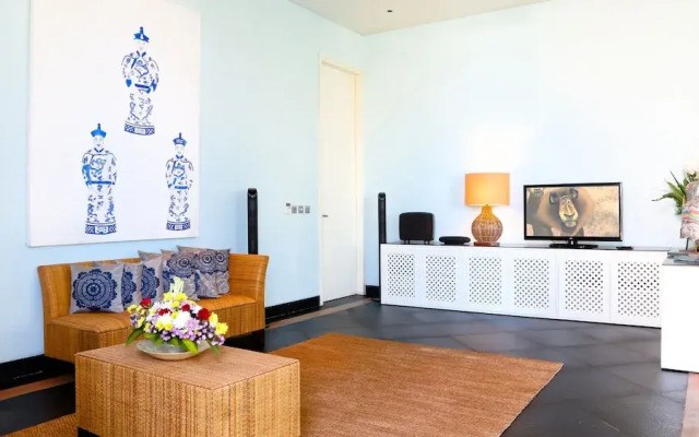 Villa Six Karang Kembar