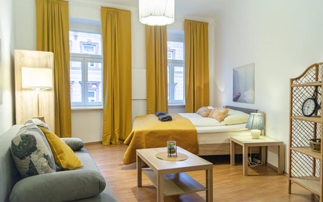 Economy Apartment well connected to the whole city