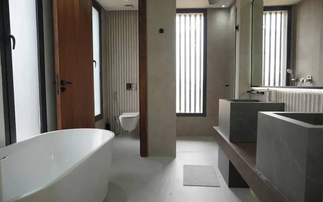 Marrakech Oasis Retreat - 5-bedroom Villa With Private Pool