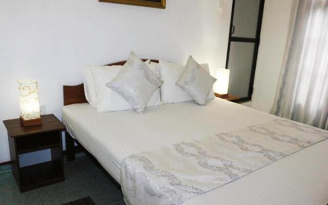 Yoho Travellers Residence