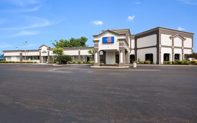 Red Carpet Inn & Suites