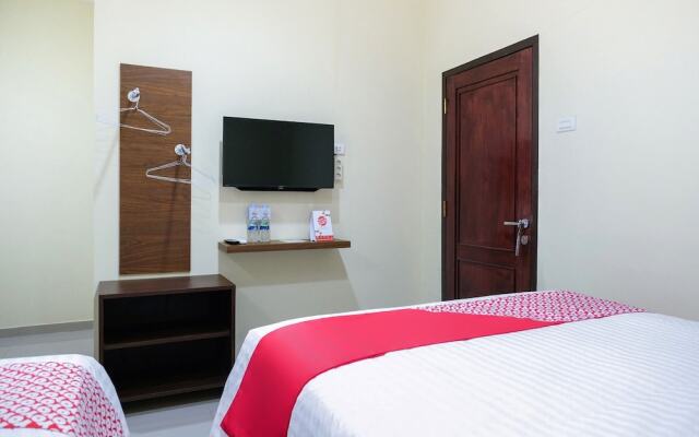 OYO 1149 Hotel Mustika