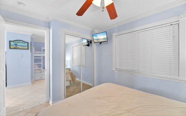 Seascape 2211 2 Bedroom Condo by RedAwning